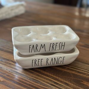 Farm fresh / free range set of 2 egg holder